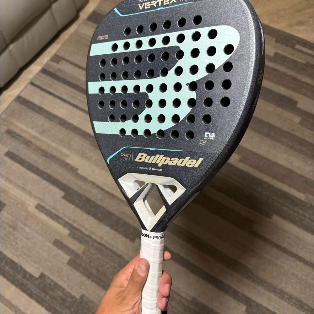 Bullpadel Vertex 04 Delfi Brea